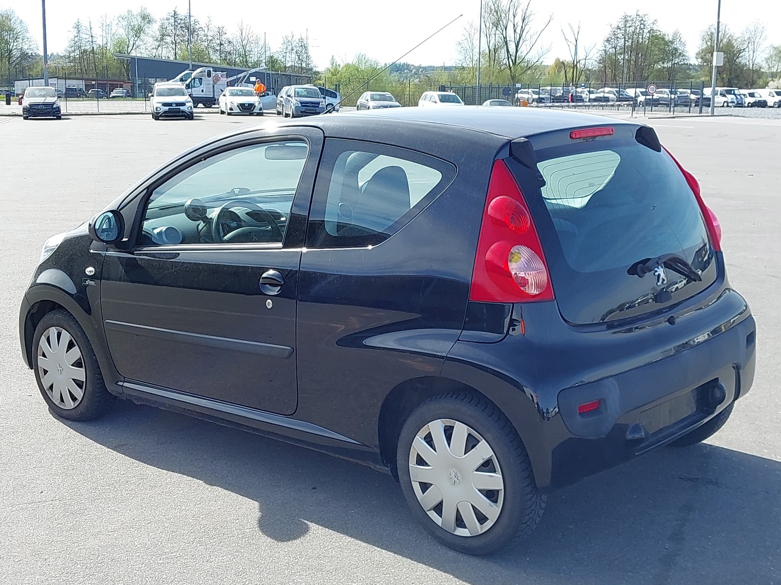 Peugeot 107 2008 VF3PMCFAC88206084 Photo 3