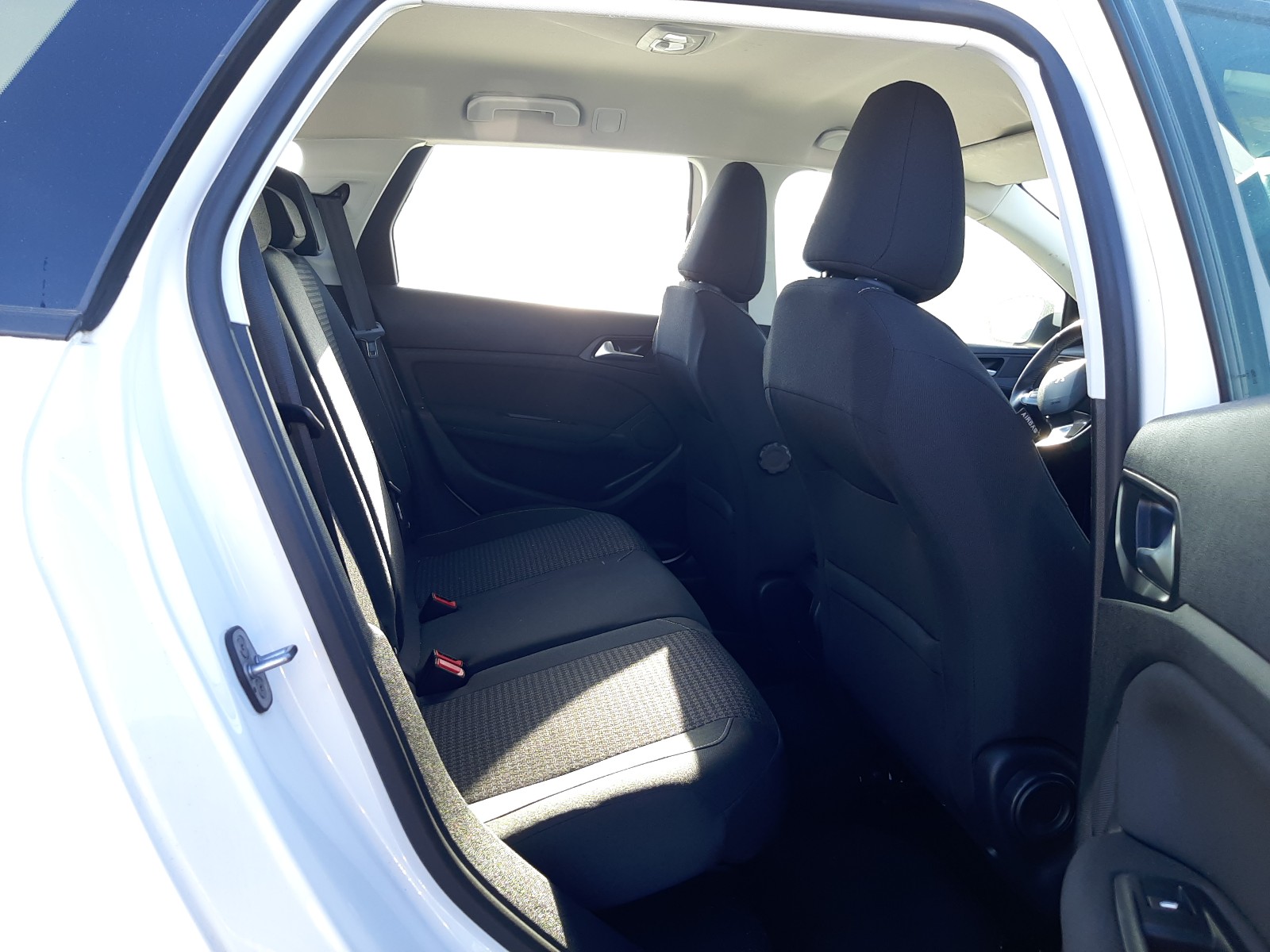 Peugeot 308 SW 2018 VF3LCYHYPJS414389 Photo 6