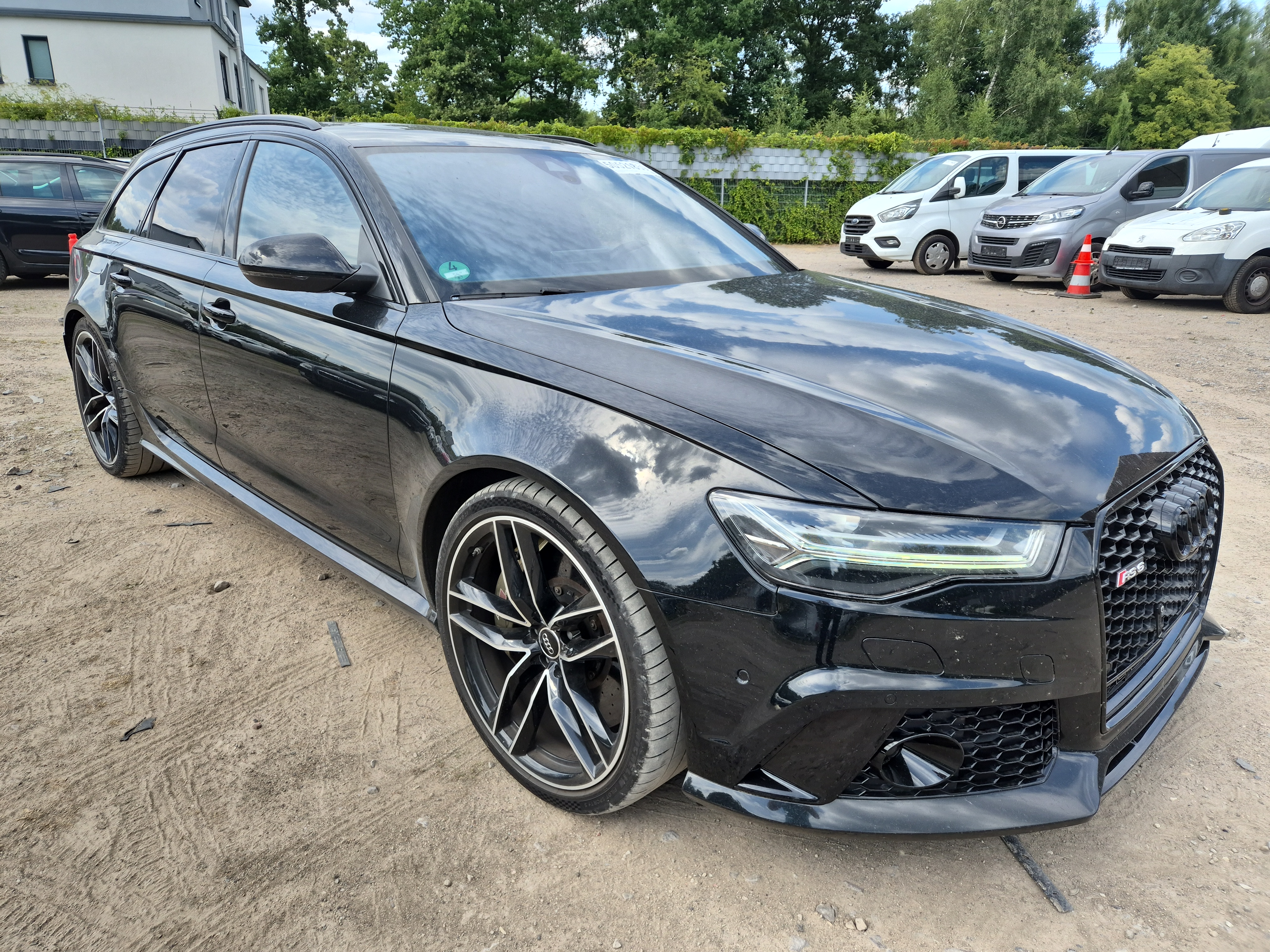 WUAZZZ4G5HN903156 Audi RS 6 Avant Photo 1