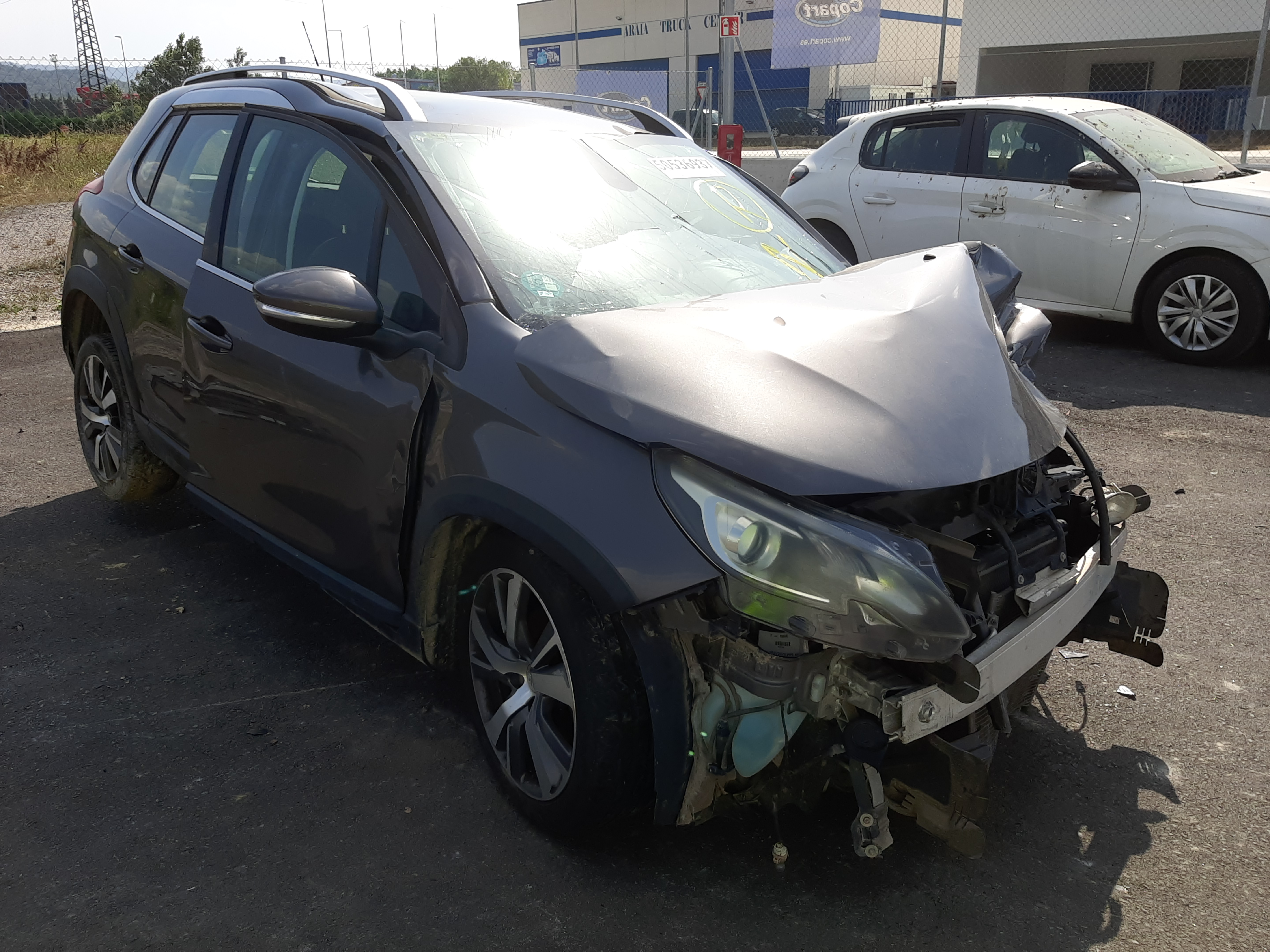 VF3CUBHZMGY100245 Peugeot 2008 Photo 1