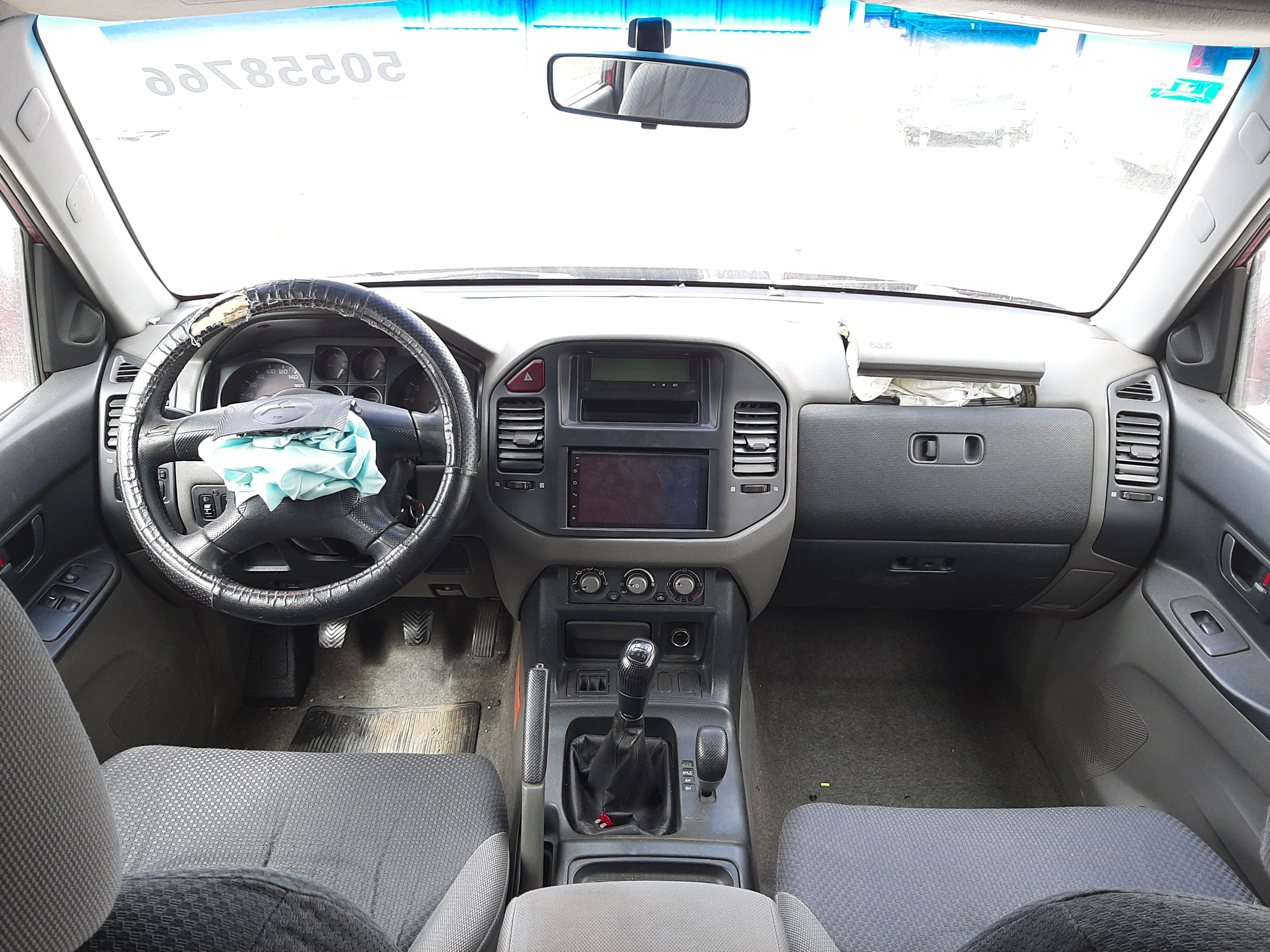 Mitsubishi Montero 2003 JMBMNV68W2J004585 Photo 9