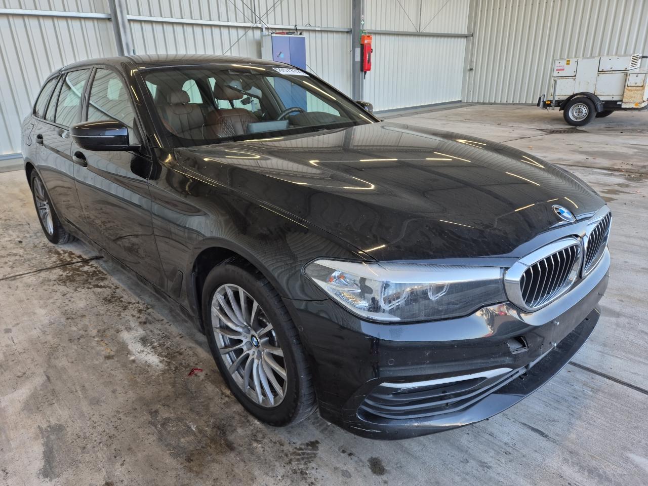 BMW 5 Series 2019  Touring 520d