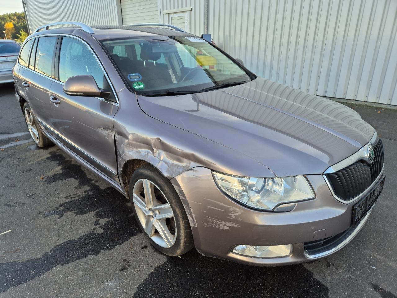 Skoda Superb 2012  Combi Elegance
