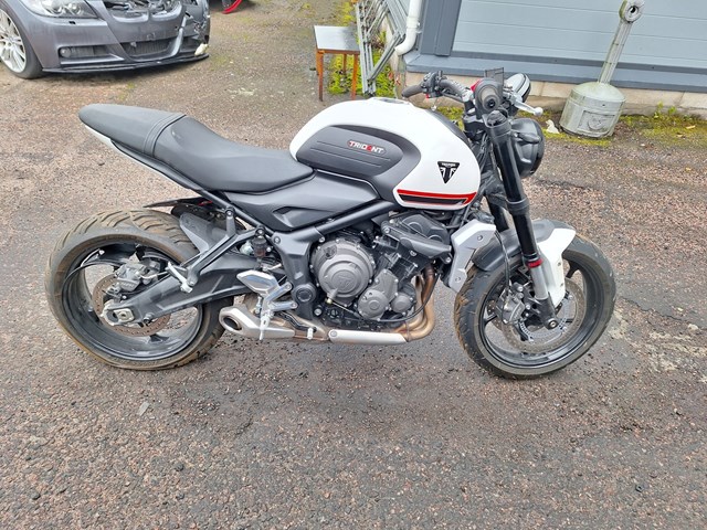 SMTLGL10U3MAE8891 Triumph Trident Photo 1