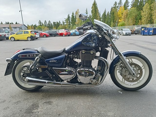 SMTTNB1097A415249 Triumph Thunderbird Photo 1