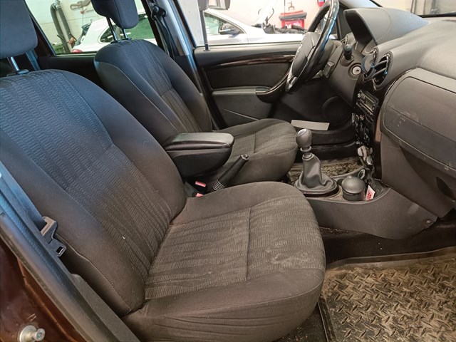 UU1HSDACN45428774 Auction: COPART FINLAND Lot: 50487523 Location: Pirkkala UU1HSDACN45428774 Dacia Duster 2011 BROWN Photo 5