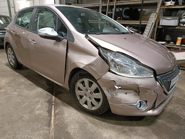 VF3CC8FP0CW033717 Peugeot 208 Photo 1