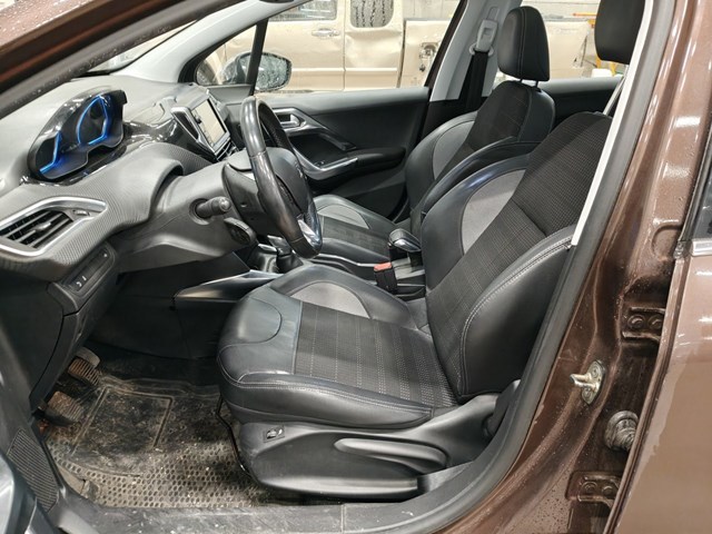Peugeot 2008 2013 VF3CUHMZ0DY028608 Photo 11
