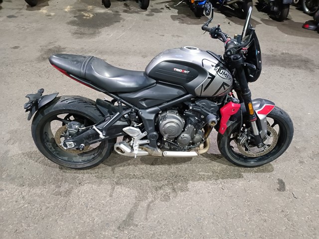 SMTLGL10U3NAH0190 Triumph Trident Photo 1